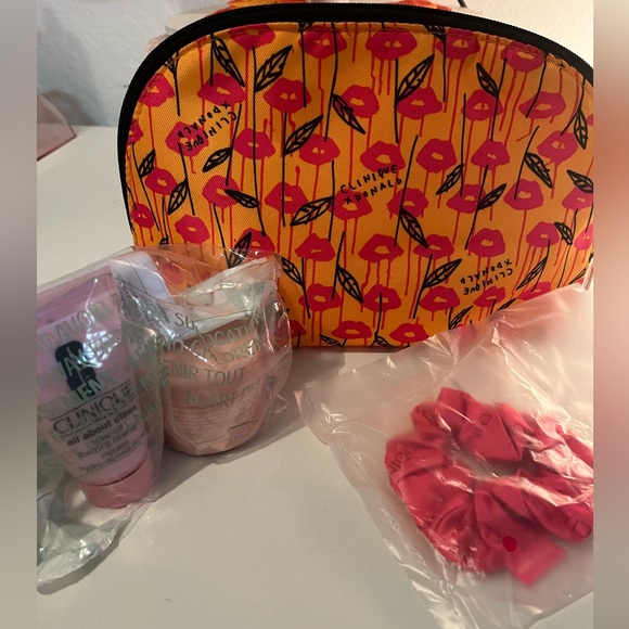 Cosmetics bundle - Picture 5 of 9